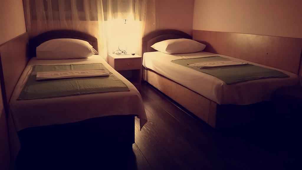Motel Aura Gnojnice Room photo