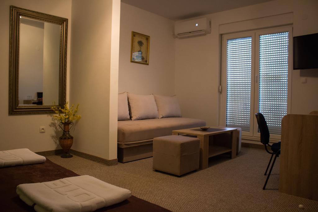 Motel Aura Gnojnice Room photo